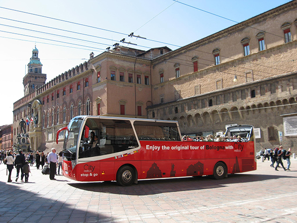 tour bus bologna